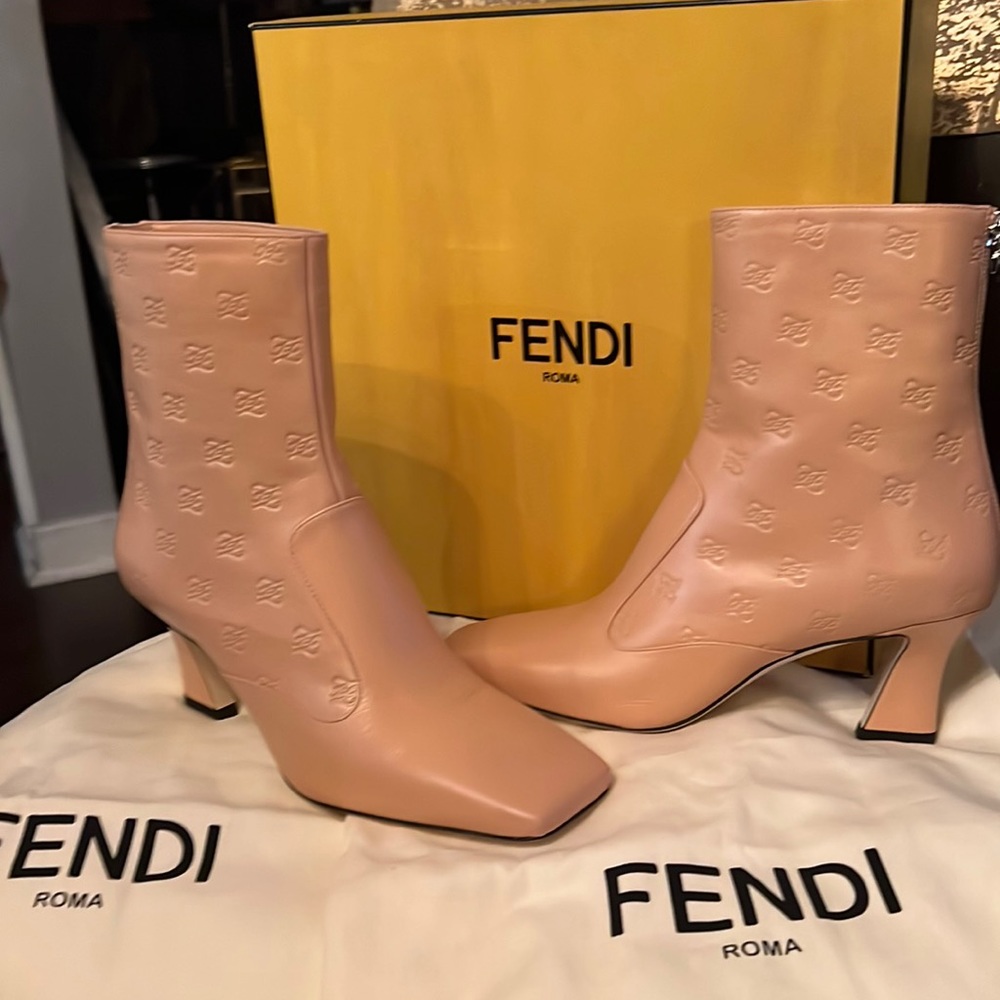 Fendi Karligraphy Ankle Boots. Nude leather. Size 37.5. NIB.